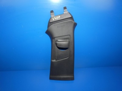 Volvo v40 2 r-desig накладка стійка b втулка поперечина права фото №1