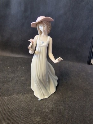 Porcelanowa figurka Lladro Damy z kapeluszem