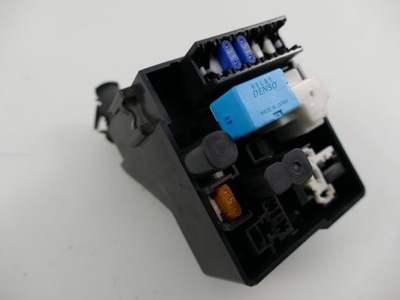 Toyota rav4 ii lift d4d коробка запобіжників фото №1