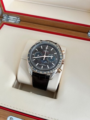 Omega Speedmaster Moonphase Chronograph 44 mm