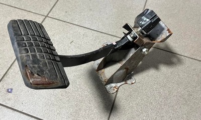 Педаль тормоза автоматическая коробка передач subaru outback iii legacy iv фото №1