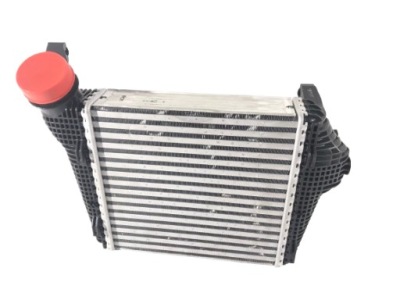 Интеркулер правый porsche macan 95b145804e фото №1