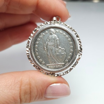 Srebrny wisiorek z monetą, srebro 0,800 Szwajcaria 1967r., moneta, Helvetia