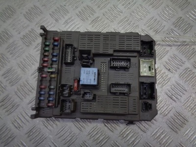 Коробка запобіжників citroen c5 9645352980 фото №1