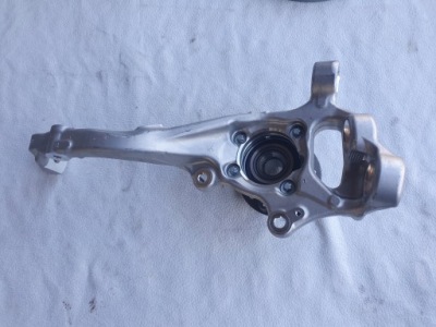 Поворотный кулак i ступица mercedes glc x253 a2533323400 фото №1