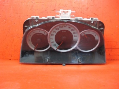 Toyota corolla verso ii 2.2 d4d счетчик приборы eu фото №1