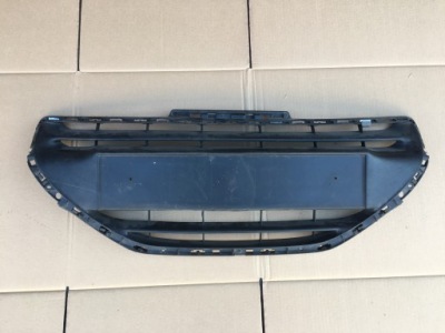Решётка средняя бампер перед peugeot 208 12- фото №1