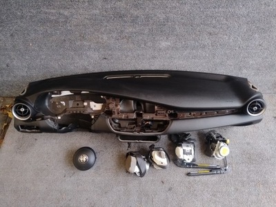 Alfa romeo giulia панель приладів консоль ремені подушка безпеки kpl. фото №1