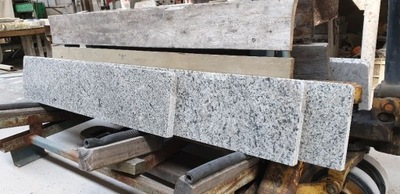 PARAPETY GRANITOWE Z GRANITU MEERA WHITE