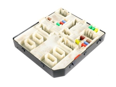 Модуль коробка запобіжників usm laguna iii megane iii scenic iii фото №1