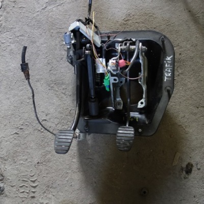 Педаль педали кронштейн 8200513340 93857572 renault trafic opel vivaro niss фото №1