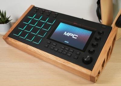 Stojak dębowy stand Akai MPC Live MK1