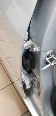 Петля двері задня vw golf v 5 plus la7w фото №1