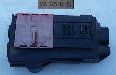 Защита корпус клеммы mercedes gl x166 1665450403 фото №1