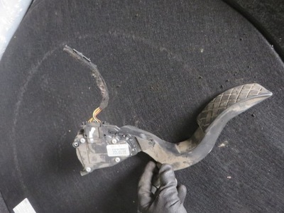 Потенциометр педаль газа audi a4 b6 8e1721523a x фото №1