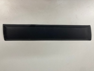 Молдинг двері ліва передня dacia duster фото №1