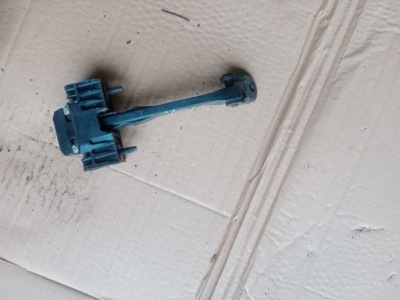 Ограничитель дверь правый перед peugeot 508 sedan фото №1