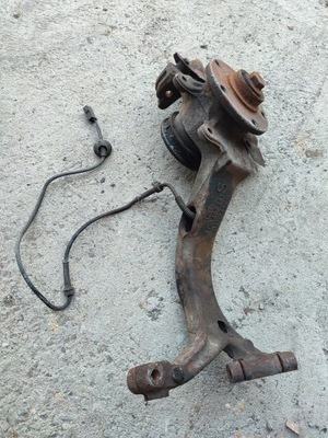 Поворотный кулак ступица левый перед passat b5 8d0407257 фото №1