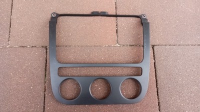 Рамка заслінка радіо кондиціонера--- vw golf v 1k0858069l фото №1