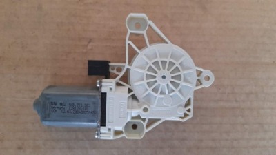 Моторчик стекло vw audi 4k0959902 фото №1