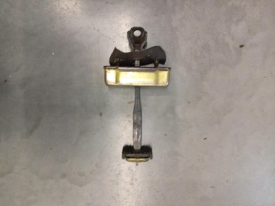 Обмежувач двері правий задня honda accord 7 14252511225 фото №1