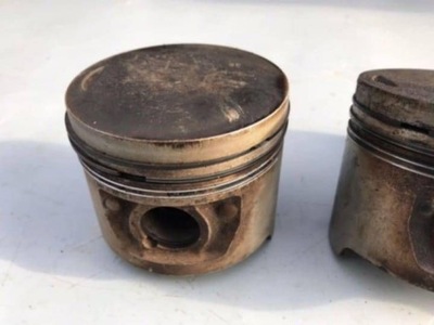 Mercedes-benz w123 w126 m110 2,8 поршень фото №1