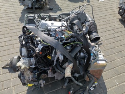 Двигатель kompletny citroen c5 peugeot 407 607 2.2 hdi 4hx - bosch фото №1