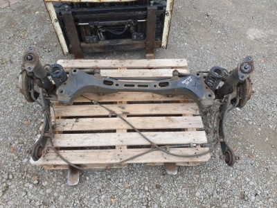 Hyundai ix35 1,7 crdi 2wd подрамник подрамник задняя задние фото №1