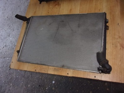 Vw passat b6 радиатор воды 2.0 tdi фото №1