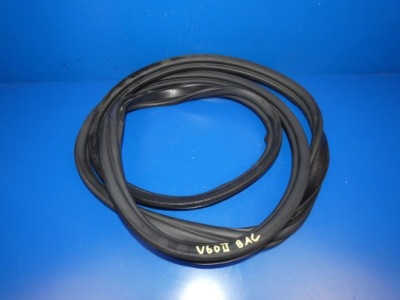 Volvo v60 ii 18- прокладка крышки багажника задняя задняя na кузов фото №1