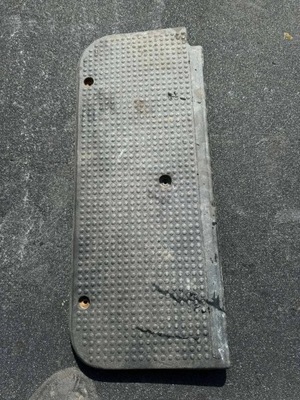 Захист поріг підніжка правий bok renault trafic 8200041184 фото №1