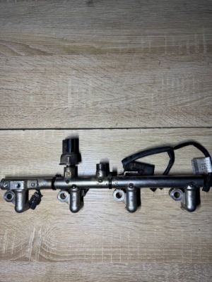 Mercedes c 1.8 cgi 10r 156km молдинг упорскування a2710705495 a2711530328 фото №1