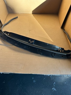 Bmw g42 захист поперечина передній пластик фото №1