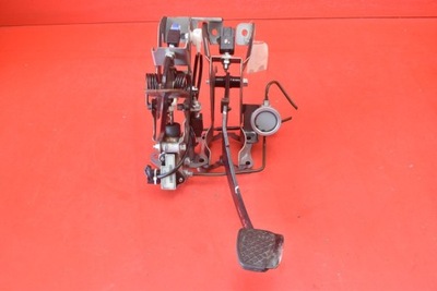 Педаль педалі гальмо зчеплення subaru outback 4 iv 09-12 фото №1