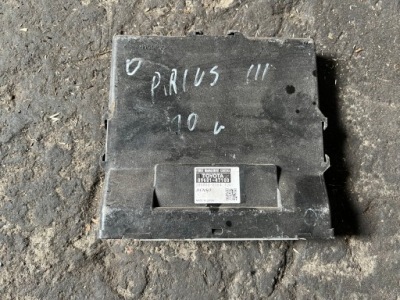 Toyota блок управления бортовой компьютер модуль 89681-47100 фото №1