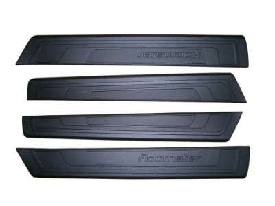 Накладки пороговые чёрные перед задняя оригинальный номер skoda roomster kda770001 фото №1