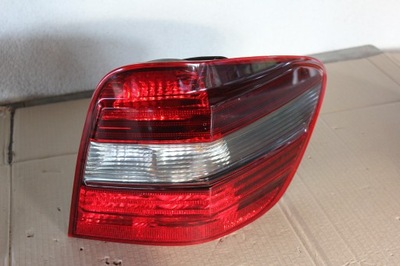 Mercedes ml w164 лампа права задня фото №1