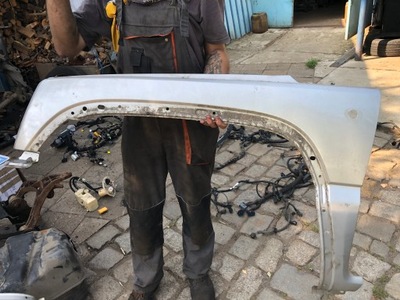 Jeep cherokee liberty kj - крила лівий ps2 фото №1