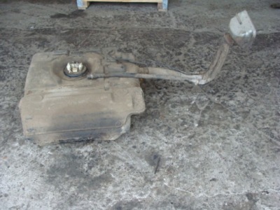Бак bak топлива bez насос 2.5 td5 land rover discovery 2 ii фото №1