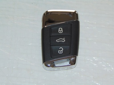 Vw passat b8 ключ pilot 3g0959752cg фото №1