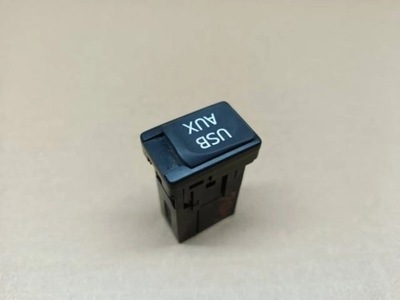 Разъём aux usb 86190-48030 toyota prius plus + фото №1