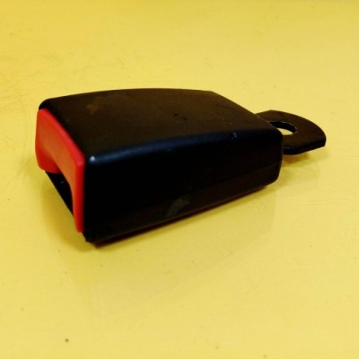 Клипса поперечина безопасности середина задняя fiat multipla 33002359 nr499 фото №1