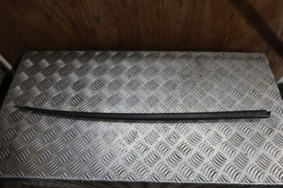 Молдинг скло лобове права audi a4 b8 фото №1