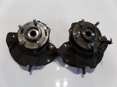 Kia carens iii 2.0 crdi ступица поворотный кулак передняя фото №1