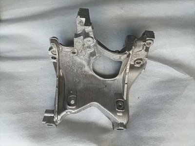 AUDI A4 B9 LIFT ŁAPA PODPORA SILNIKA 8W0399295E