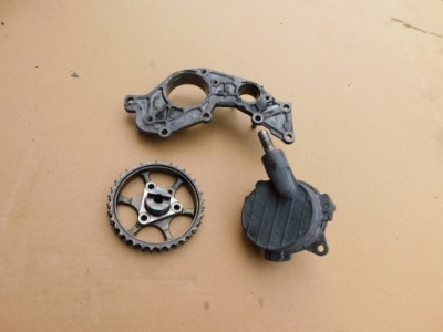 Mercedes sprinter 2.2. 2.7 вакуум насос корпус kółko привод к swapa oem фото №1