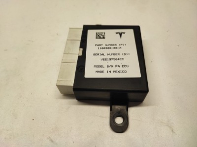 Tesla model x модуль pdc 110030800a 2017 фото №1
