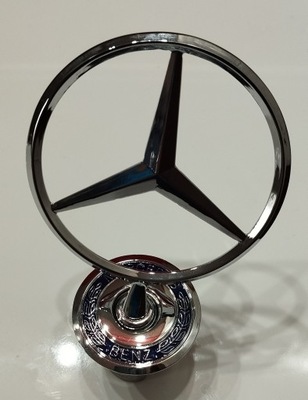 EMBLEMA NA VARIKLIO DANGTĮ MERCEDES-BENZ A2108800186 E300,C200,AMG W202 W204 W208 