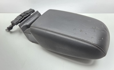 Підлокітник ford kuga ii suv gv41-s045c74-apw фото №1