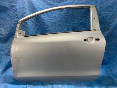 Toyota yaris ii 3d 06-11 левая передние дверь фото №1